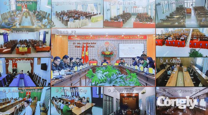 Hội nghị được tổ chức trực tiếp và trực tuyến với các xã, phường.