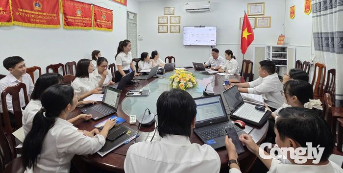 Buổi tập huấn diễn ra nghiêm túc, thể hiện tinh thần học hỏi nâng cao nghiệp vụ của đơn vị