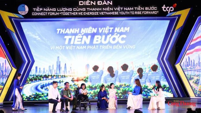 Các đại biểu chia sẻ tại diễn đàn.