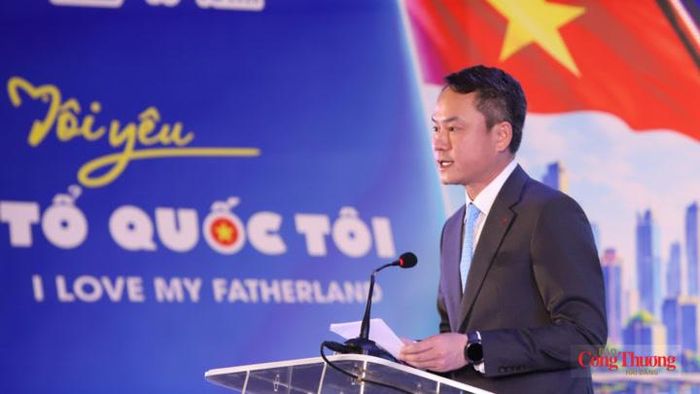 Anh Nguyễn Kim Quy - Bí thư Trung ương Đoàn, Chủ tịch Trung ương Hội Liên hiệp Thanh niên Việt Nam phát biểu tại diễn đàn.
