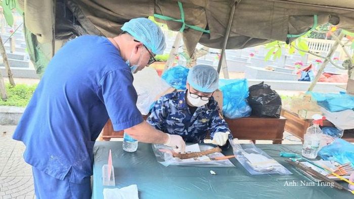  Cán bộ, chiến sĩ Vùng Cảnh sát biển 2 tham gia “Chiến dịch 500 ngày đêm đẩy mạnh tìm kiếm, quy tập và xác định danh tính hài cốt liệt sĩ” trên địa bàn thành phố Đà Nẵng và tỉnh Quảng Ngãi