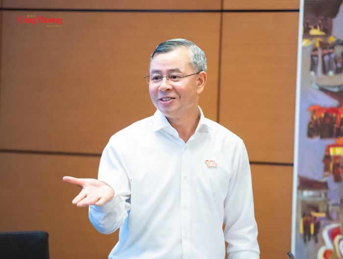 Bộ trưởng Bộ Tài chính Ngô Văn Tuấn (Đoàn đạo biểu Quốc hội TP. Quảng Ninh).