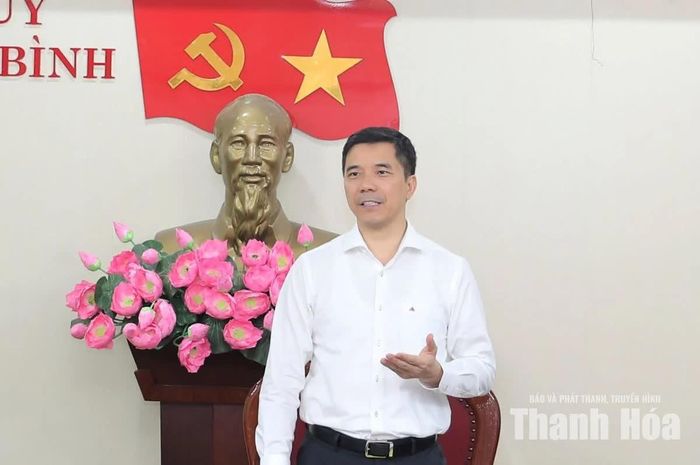 Phó Bí thư Thường trực Tỉnh ủy Nguyễn Hồng Phong phát biểu chỉ đạo tại buổi làm việc.