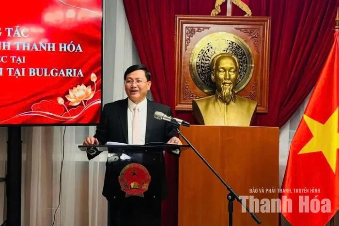 Phó Chủ tịch Thường trực UBND tỉnh Thanh Hóa Mai Xuân Liêm phát biểu tại buổi làm việc với Đại sứ quán Việt Nam tại Bulgaria. Ảnh: Sở Ngoại vụ tỉnh Thanh Hóa
