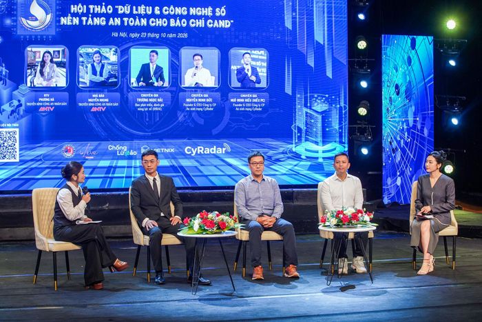 Theo các chuyên gia, dữ liệu, công nghệ số và an toàn thông tin là những yếu tố then chốt trong chuyển đổi số báo chí. Với báo chí Công an nhân dân, đây còn là yêu cầu quan trọng nhằm bảo đảm độ tin cậy của thông tin, củng cố niềm tin của người dân và phục vụ nhiệm vụ bảo đảm an ninh, trật tự. Ảnh: BTC