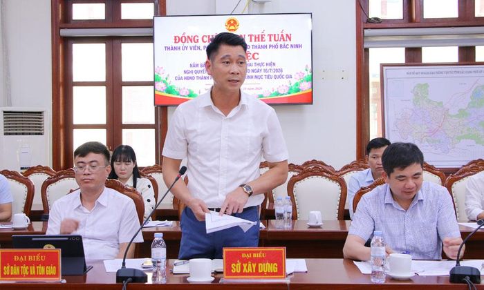 Lãnh đạo Sở Xây dựng giải đáp một số vướng mắc liên quan đến chi hỗ trợ làm đường giao thông nông thôn.