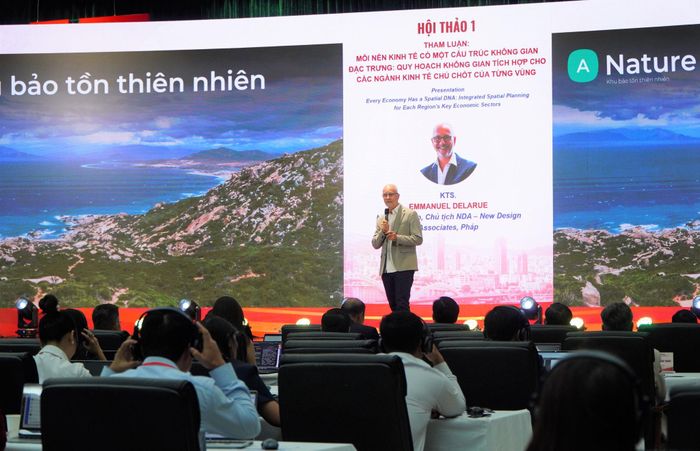 Các chuyên gia chia sẻ tham luận tại phiên hội thảo 1. Ảnh: VINH ANH