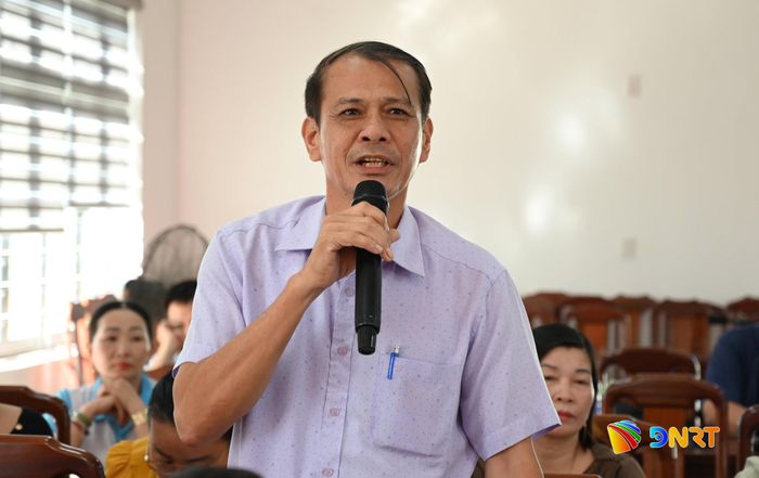 Cử tri phản ánh nhiều vấn đề liên quan nước sạch, môi trường. Ảnh: KHÁNH LINH