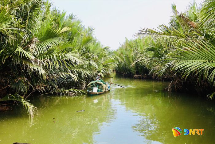 Bình yên sông nước làng Trà Nhiêu. Ảnh: QUỐC TUẤN