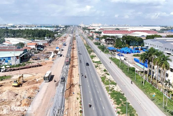 Thi công Dự án Nâng cấp, mở rộng đường 25B nối quốc lộ 51 với các khu công nghiệp phường Nhơn Trạch.