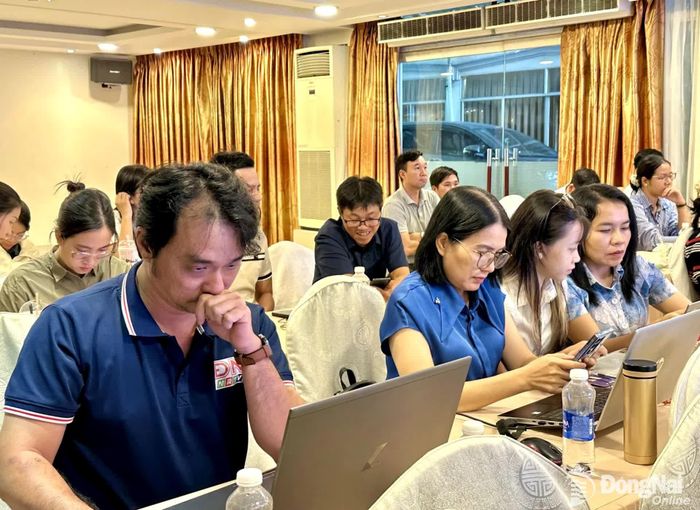 Các học viên tham gia lớp tập huấn. Ảnh: Minh Hạnh