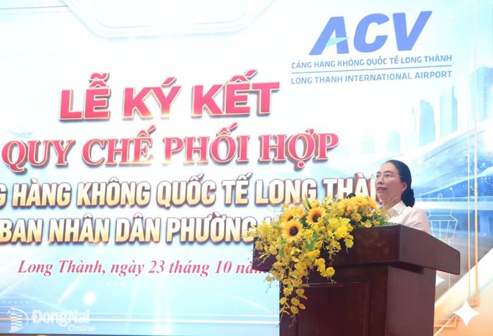 Bà Nguyễn Thị Hồng Phượng, Thành viên Hội đồng quản trị ACV phát biểu tại lễ ký kết. Ảnh: Phạm Tùng