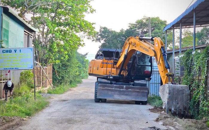 Tuyến đường A1 kết nối quốc lộ 25 với Cụm công nghiệp xã Chư A Thai được khởi công xây dựng với kinh phí 23,5 tỷ đồng, dự kiến hoàn thành trong năm 2027. Ảnh: Minh Đăng