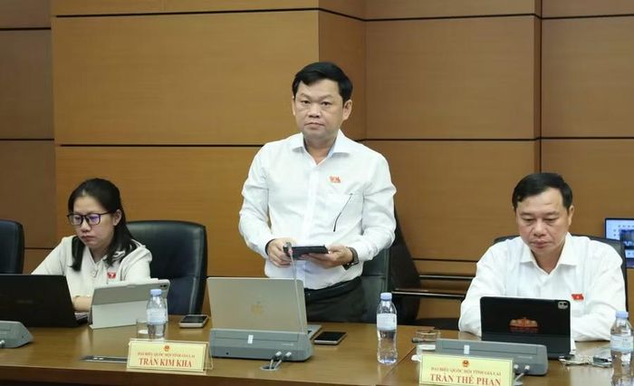  ĐB Trần Kim Kha đề nghị bổ sung quyền kiến nghị nhiệm vụ lập pháp cho HĐND, UBND cấp tỉnh. Ảnh: Đoàn ĐBQH tỉnh Gia Lai 