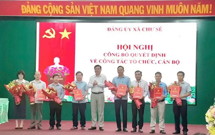 Đảng ủy xã Chư Sê thành lập 8 chi bộ trực thuộc. Ảnh: Hoàng Viên 