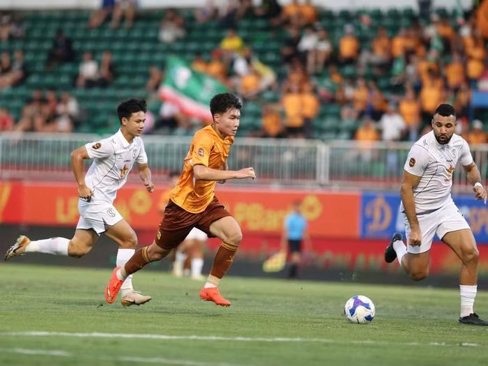  Bế tắc trong tấn công, HAGL phải nhận bàn thua thứ 2 ở phút 90. Ảnh: Văn Ngọc 