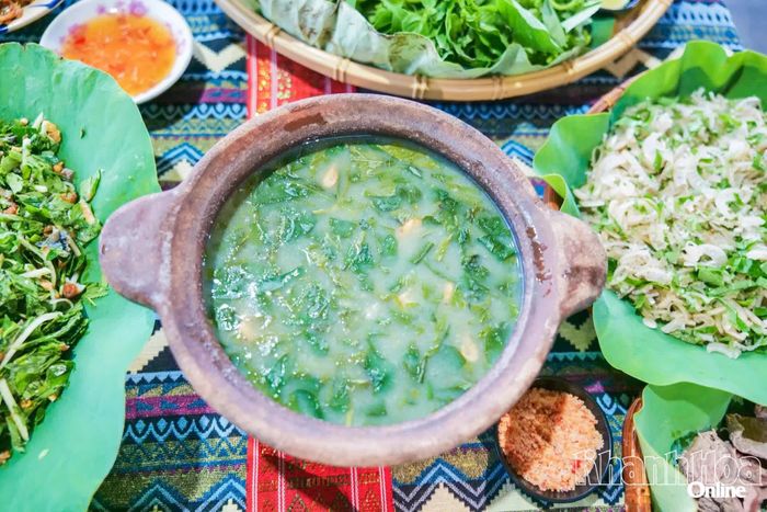 Canh bồi, món ăn dân dã mang hương vị đặc trưng trong ẩm thực người Chăm.