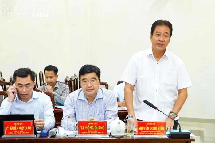 Đồng chí Nguyễn Long Biên phát biểu tại buổi làm việc.