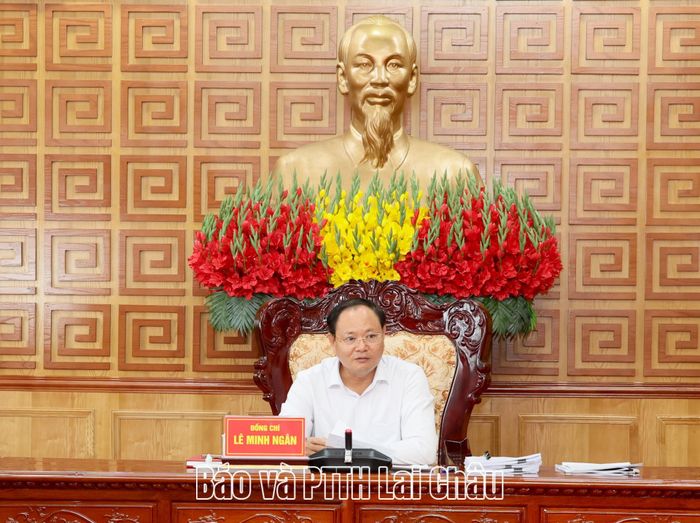 Đồng chí Lê Minh Ngân - Bí thư Tỉnh uỷ, Chủ tịch HĐND tỉnh phát biểu kết luận cuộc họp.