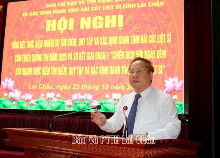 Đồng chí Tống Thanh Hải - Ủy viên Ban Thường vụ Tỉnh ủy, Phó Chủ tịch Thường trực UBND tỉnh, Trưởng Ban Chỉ đạo về tìm kiếm, quy tập và xác định danh tính hài cốt liệt sĩ tỉnh phát biểu kết luận hội nghị.