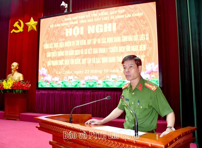 Đại tá Lê Anh Hưng - Phó Giám đốc Công an tỉnh phát biểu tham luận tại hội nghị. 