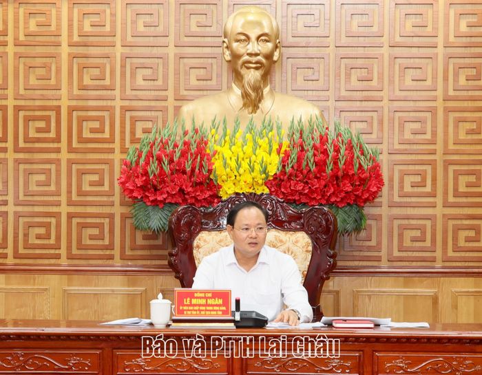 Đồng chí Lê Minh Ngân - Bí thư Tỉnh ủy, Chủ tịch HĐND tỉnh phát biểu kết luận buổi làm việc.