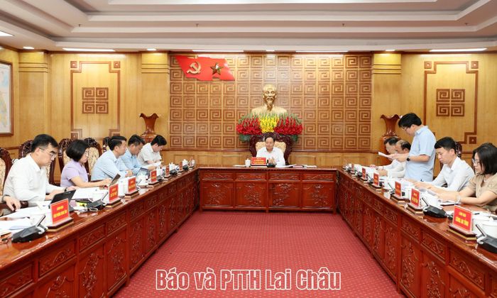 Quang cảnh buổi làm việc.