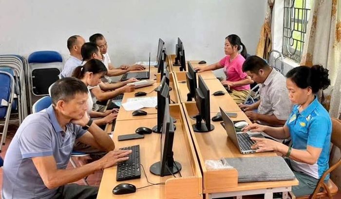 Học viên Lớp đào tạo nghề Tin học văn phòng tại thôn Trấn Yên, xã Hưng Vũ, tỉnh Lạng Sơn