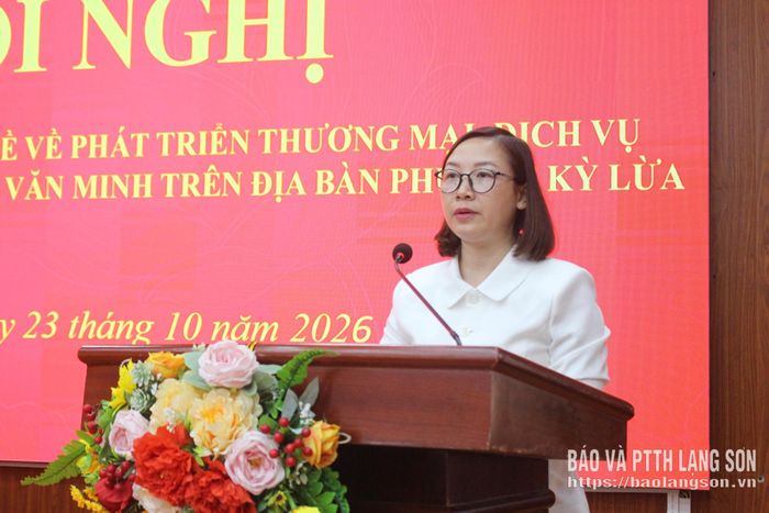 Lãnh đạo Trung tâm Dịch vụ công ích phường Kỳ Lừa giải đáp một số kiến nghị của cử tri