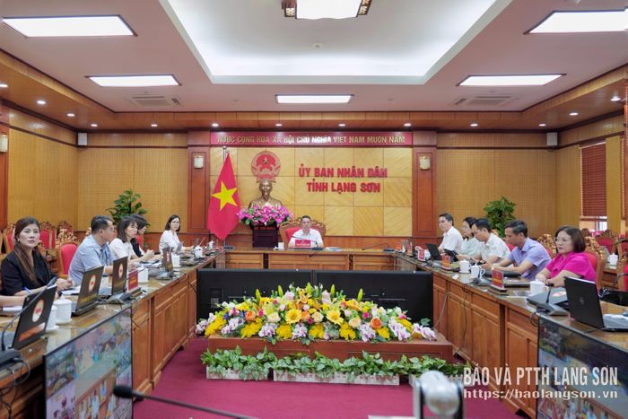 Các đại biểu dự hội nghị tại điểm cầu UBND tỉnh Lạng Sơn