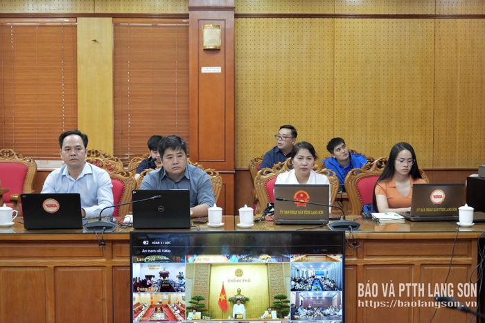 Đại diện các doanh nghiệp, hợp tác xã dự hội nghị tại điểm cầu UBND tỉnh Lạng Sơn