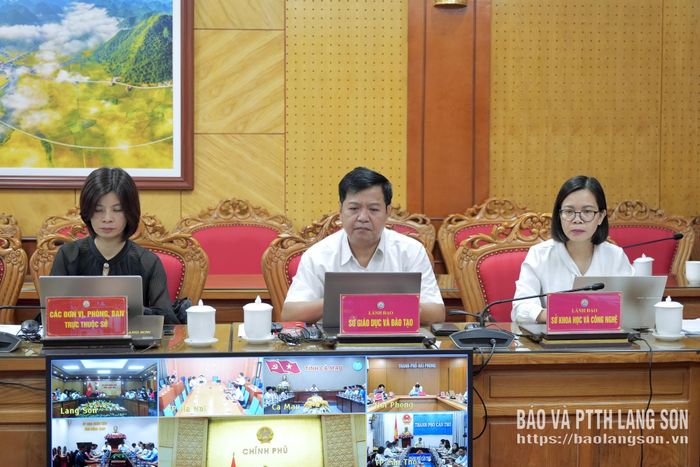 Các đại biểu dự hội nghị tại điểm cầu UBND tỉnh Lạng Sơn