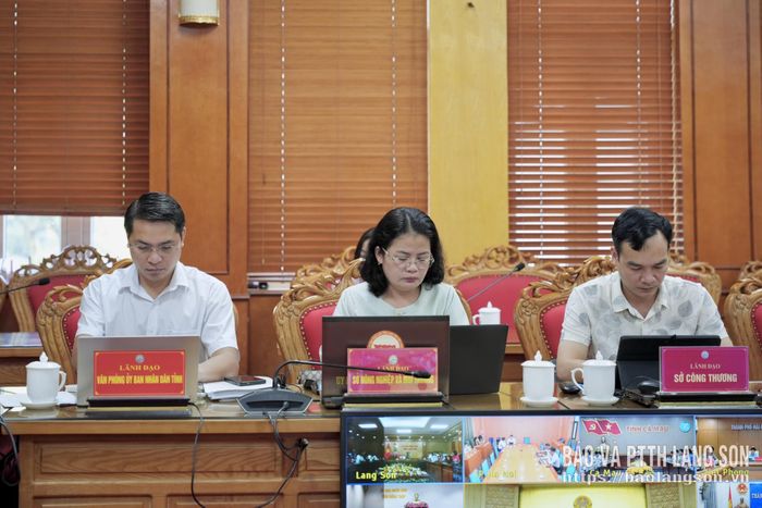 Các đại biểu dự hội nghị tại điểm cầu UBND tỉnh Lạng Sơn