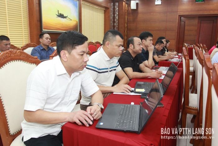 Đại biểu tham dự hội nghị