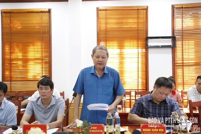 Lãnh đạo Trung tâm Phát triển quỹ đất tỉnh trao đổi về tình hình GPMB các dự án