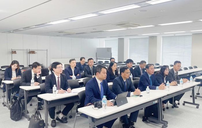 Đoàn đại biểu tỉnh Lào Cai tham dự buổi làm việc.