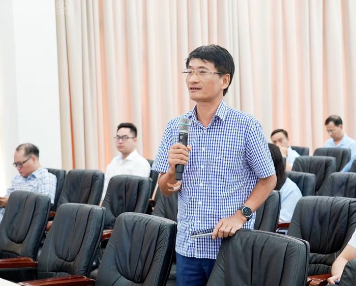 Đại diện Công ty TNHH Anh Nhẫn Lào Cai phát biểu thảo luận tại hội nghị.