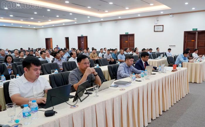 Các đại biểu dự hội nghị. 