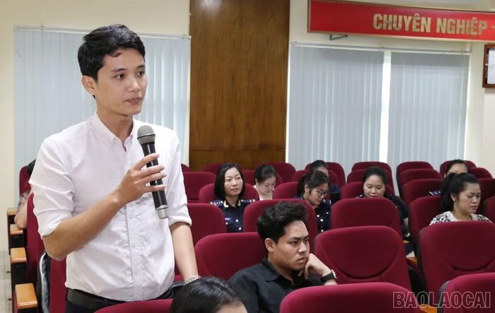 Đại diện doanh nghiệp nêu ý kiến, kiến nghị về khó khăn, vướng mắc trong quá trình thực hiện thủ tục hải quan.