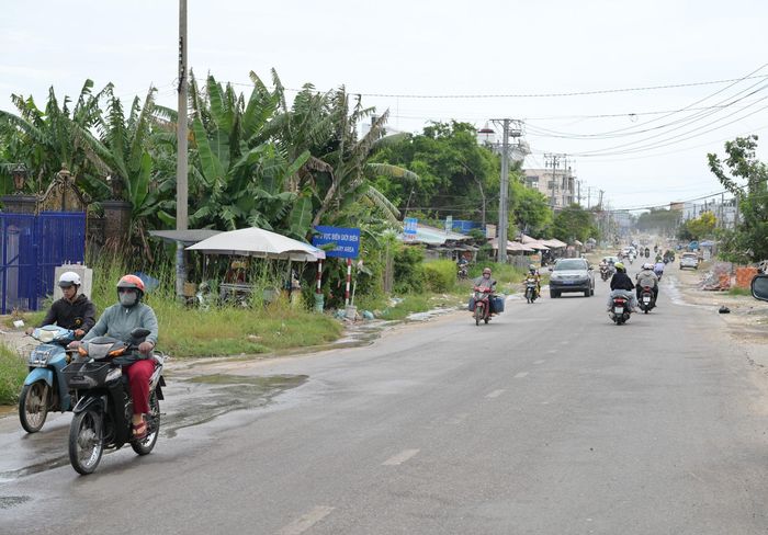 Đường Trần Quý Cáp đoạn qua xã Tuyên Quang còn vướng mặt bằng