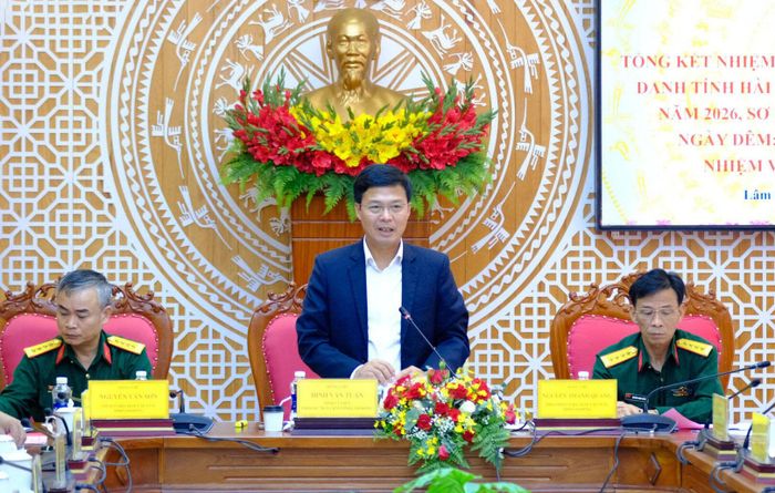Đồng chí Đinh Văn Tuấn yêu cầu các cấp, ngành tiếp tục phát huy tinh thần trách nhiệm, huy động sự vào cuộc đồng bộ của cả hệ thống chính trị, quyết tâm nâng cao hiệu quả giai đoạn 2 của "Chiến dịch 500 ngày đêm"