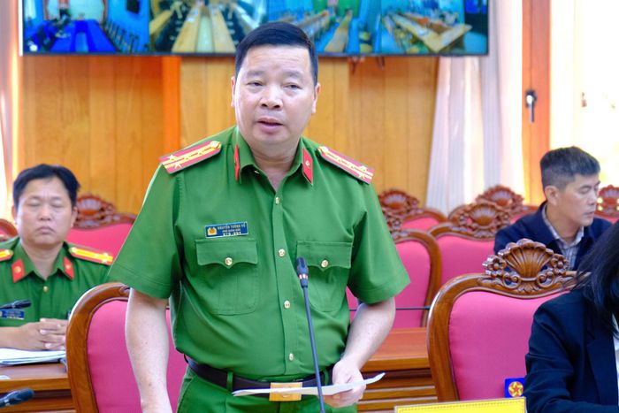 Đại tá Nguyễn Tường Vũ, Phó Giám đốc Công an tỉnh Lâm Đồng phát biểu tại hội nghị