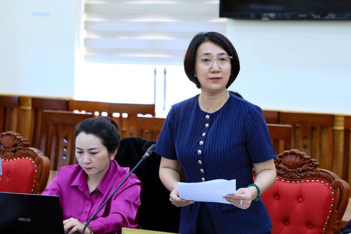Phó trưởng Ban Văn hóa - Xã hội, HĐND tỉnh Lâm Đồng Phan Nguyễn Ngọc Dung đặt ra một số vấn đề với Sở Khoa học và Công nghệ tại buổi làm việc