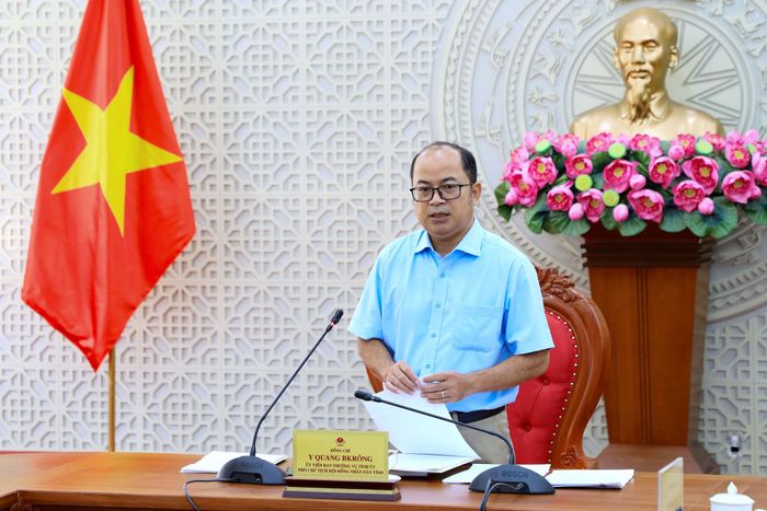 Phó Chủ tịch HĐND tỉnh Lâm Đồng Y Quang BKrông phát biểu kết luận buổi làm việc