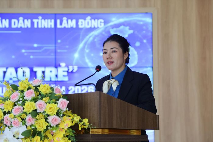 Bí thư Đoàn Thanh niên UBND tỉnh Lâm Đồng Nguyễn Ý Nhi phát biểu tại ngày hội