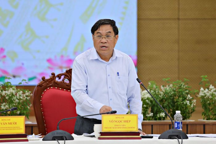 Phó Chủ tịch UBND tỉnh Võ Ngọc Hiệp yêu cầu các sở, ngành địa phương phối hợp chặt chẽ trong thực hiện tăng trưởng "2 con số"