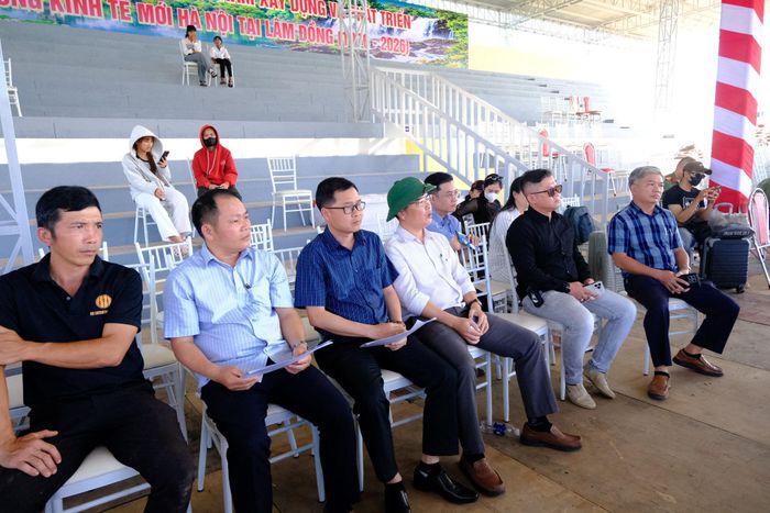Lãnh đạo Báo và Phát thanh, Truyền hình Lâm Đồng tham dự chương trình