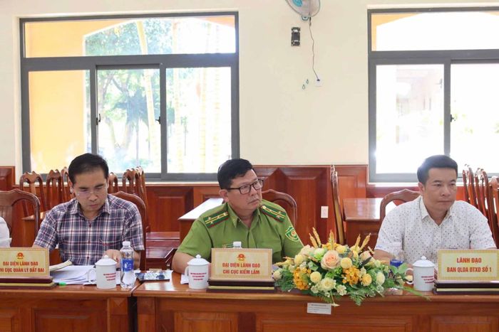 Lãnh đạo các sở, ngành, đơn vị tham dự buổi làm việc. (Ảnh: Huyền Vũ)