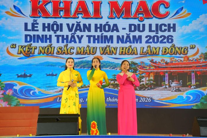 Văn nghệ chào mừng