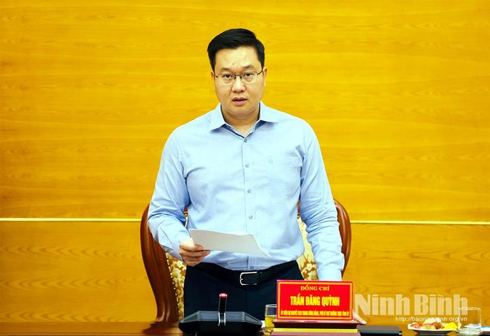 Đồng chí Trần Đăng Quỳnh, Ủy viên Dự khuyết Trung ương Đảng, Phó Bí thư Thường trực Tỉnh ủy phát biểu kết luận hội nghị.